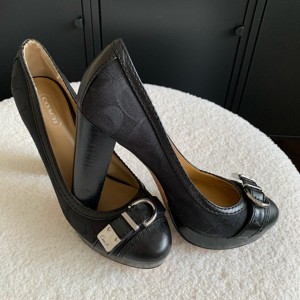 Coach Black Signature Canvas Elegant Pumps with Buckle Design Office Siren